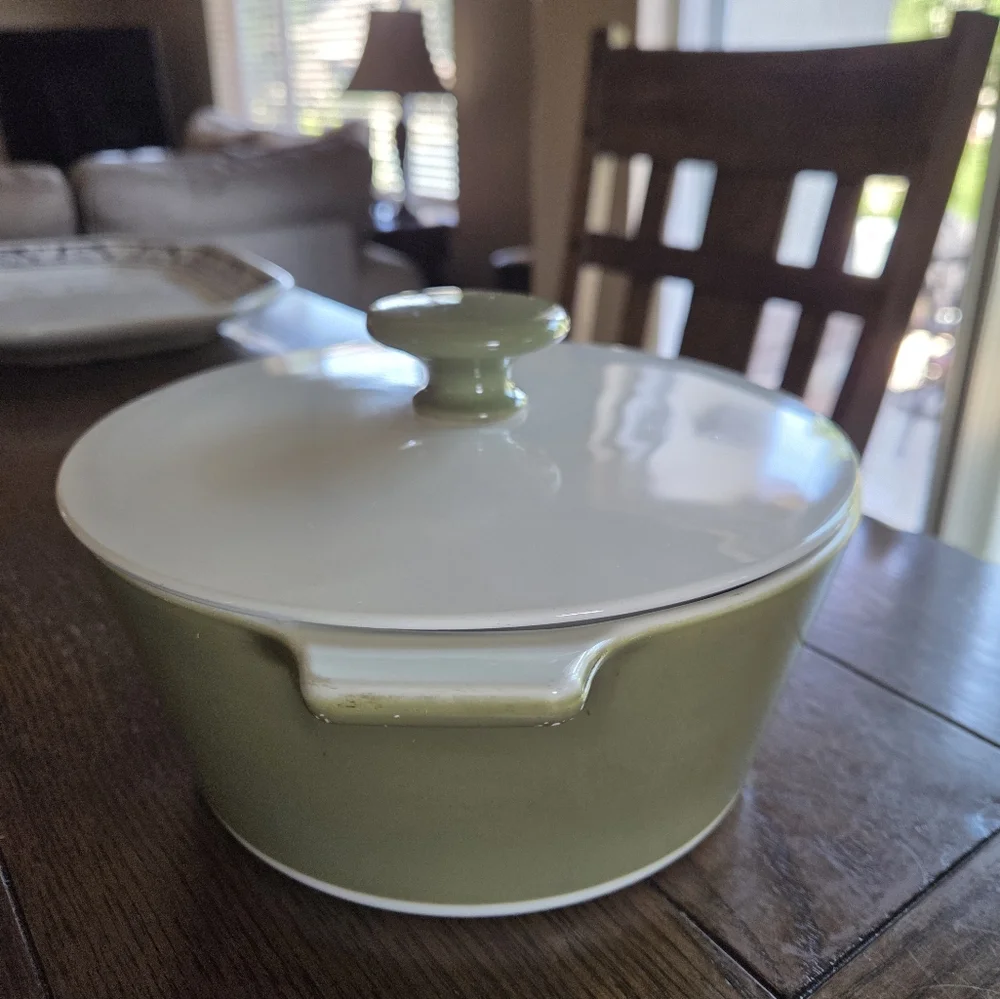 Vintage 70's Avacado Green Corningware 1 3/4 Quart Covered Casserole